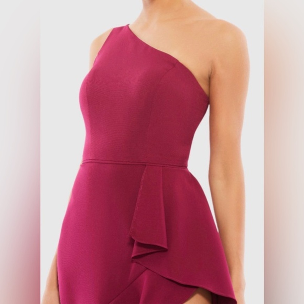 One-Shoulder Peplum Mini Dress‎ - Magenta/Berry